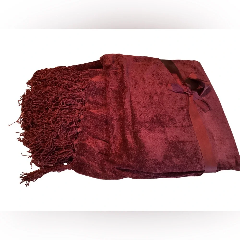 NWT❣️ Chenille ❣️ Throw Deep Red Christmas 50x70